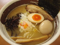 「鶏白湯ラーメン 味噌 +味玉」@濃厚ラーメン じゅんの写真