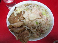 「小豚（麺硬め）（ヤサイニンニクアブラ）」@ラーメン二郎 西台駅前店の写真