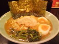 「ラーメン （650円）＋味玉（100円だけどクーポン利用）」@らーめん七福家 新宿店の写真