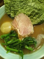 「らーめん（600円）＋味玉（100円）」@横浜家系ラーメン 武虎家 目黒西小山店の写真