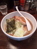 「濃厚豚骨ラーメン」@めん屋 いなば 四谷店の写真