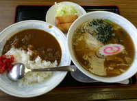 「Bセット（ラーメン+半カレー +ミニ春巻）　800円」@天心楼の写真