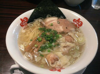 「えびわんたんめん塩」@らーめん 本竈の写真