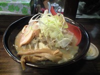 「味噌ラーメン（ヤサイニンニクライス）」@麺処 花田 池袋店の写真
