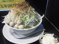 「ビターカレー（ヤサイ）￥750チーズ￥100うずら￥100」@ラーメン たくのじの写真