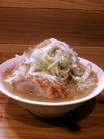 「大ラーメン　ニンニク　野菜増し増し」@ラーメン神豚 関東学院前店の写真