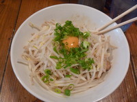 「汁なしらあめん(生卵付)￥６００」@基 motoiの写真