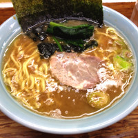 「ラーメン中盛り かため ほうれん草」@まこと家の写真