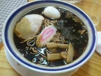 「ブラックラーメン大盛り」@えのきや 山梨市店の写真