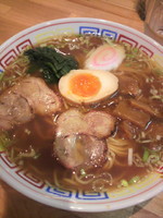 「中華そば750円+特製200円」@づゅる麺 豚あじ 恵比寿神社前の写真