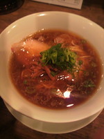 「醤油拉麺700円+九条ネギ100円」@創作麺工房 鳴龍の写真