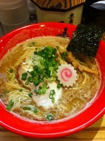 「豚鶏中華そば　大盛り【880円】」@赤備の写真