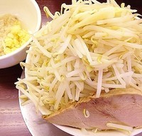 「ラーメン中700円全増しﾔｻｲﾄﾘﾌﾟﾙ」@ジャンクガレッジ 西船店の写真