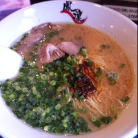 「ラーメン590円  替玉100円 替玉小60円」@らーめん屋 鳳凛 春吉店の写真