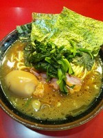 「ラーメン＋味付玉子」@家系総本山 ラーメン吉村家の写真