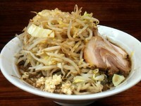 「大ラーメン黒　ニンニク　野菜増し」@ラーメン たすじろうの写真