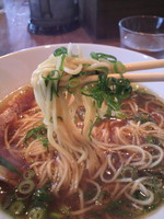 「醤油拉麺(大盛）＋九条ネギ＋味玉」@創作麺工房 鳴龍の写真