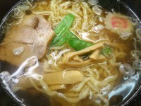 「醤油ら～めん ￥600」@らーめん さのや 東北自動車道下り佐野SA店の写真