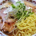塩豚らーめん（中盛同料金）　714円