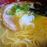 「鶏白湯らーめん（塩）　750円」@せん吉の写真