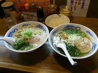 「魚塩ラーメンと背脂醤油らーめん」@麺屋 亥龍の写真