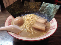 「中華ソバ（玉葱抜）＋味玉、700円＋100円、＆試作メニュー」@中華ソバ 伊吹の写真