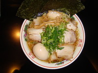 「背脂煮干し特製ラーメン」@肉煮干し中華そば さいころの写真