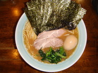 「全部のせラーメン」@横浜家系ラーメン 家家家 錦糸町店の写真