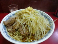 「大ラーメン豚入り　ヤサイニンニクカラメ」@ラーメン二郎 目黒店の写真