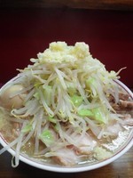 「大ラーメン豚入り煮卵野菜ニンニク」@ザ・ラーメンスモールアックスの写真