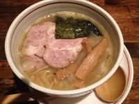 「白醤油らーめん（730円）」@麺肴 ひづきの写真