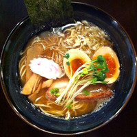 「濃厚魚介醤油＋半熟とろ〜んの味玉」@らーめんなが田の写真