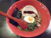 「とんこつラーメン+替玉(750円)」@熊本とんこつらーめん あそ路の写真