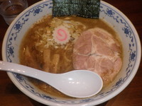 「中華そば（５００円）ＯＰＥＮ価格」@煮干中華そば 鈴蘭 新宿店の写真