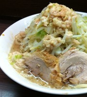 「大ラーメン（700円）ヤサイマシマシアブラニンニク」@ラーメン二郎 横浜関内店の写真