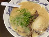 「博多とんこつらーめん」@博多ラーメン 四神 亀戸店の写真