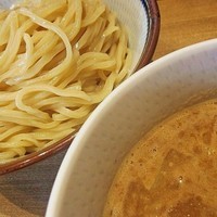 「トロリ煮干つけ麺（大）　780円」@鼈の写真