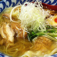 「鶏塩ワンタンそば+大盛り+餃子セット」@武藤製麺所の写真