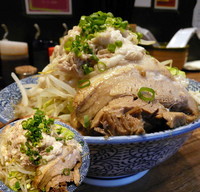 「らーめん ミニ 680円（ヤサイマシ・アブラマシマシ）」@ラーメン燈郎の写真