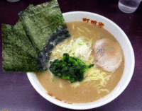 「塩ラーメン中盛り （800円）」@横浜ラーメン 町田家 新宿南口店の写真