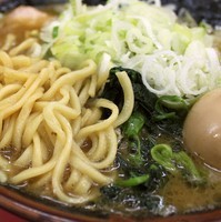 「チャーシューメン大盛￥990＋味玉￥80」@王道家の写真