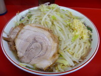 「小ラーメン（ニンニク・野菜）　６５０円」@ラーメン二郎 湘南藤沢店の写真