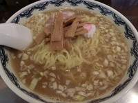 「ラーメン（900円）＋中盛り（60円）」@むらもとの写真
