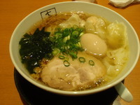 「ワンタンラーメン（塩）＋味付玉子」@支那そばや グランデュオ立川店の写真