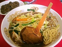 「日替ランチ　（野菜ラーメン＋カレー丼＋漬物）」@らーめん吾妻の写真