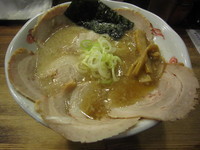 「背脂しょうゆちゃーしゅーらーめん」@らーめん 福たけ 桜木本店の写真