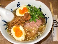 「梅しおらーめん　700円＋双子の味玉　100円」@与ろゐ屋の写真