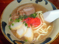 「ラフティそば　９００円」@沖縄料理 カリユシ 松本店の写真