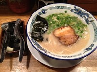 「とんこつラーメン+替玉」@らーめん達の写真