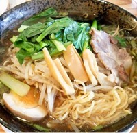 「野菜たっぷり入りラーメン＋えび蒸し餃子(504円＋399円)」@元祥の写真